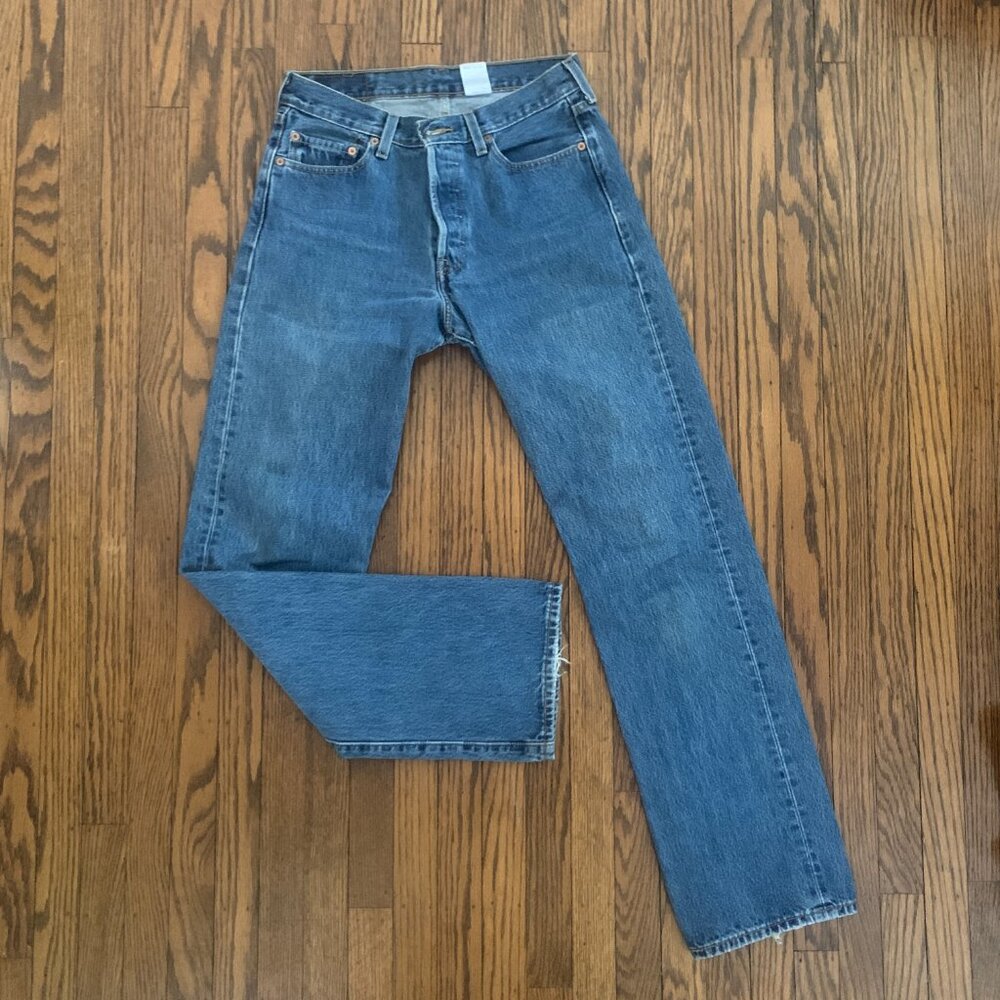 Vintage Levi's 30W 34L women's straight leg jeans